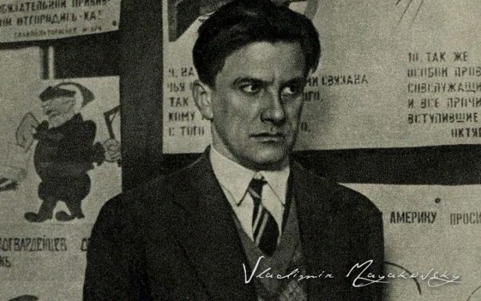 Vladimir Mayakovski, el poeta y recitador popular de la Revolución Rusa