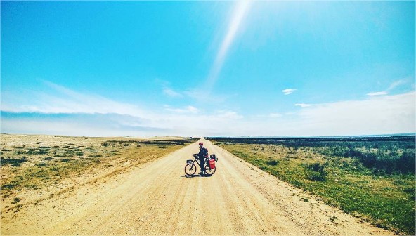 Chilenos parten este viernes rumbo a Alaska en bicicleta