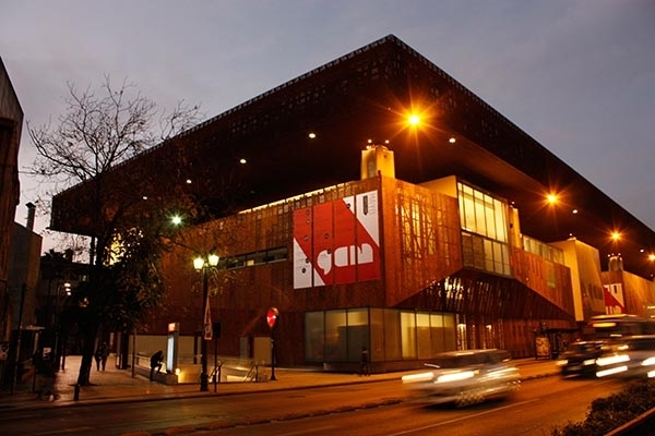45 años Edificio Gabriela Mistral: espacio público para la libertad y la ciudad