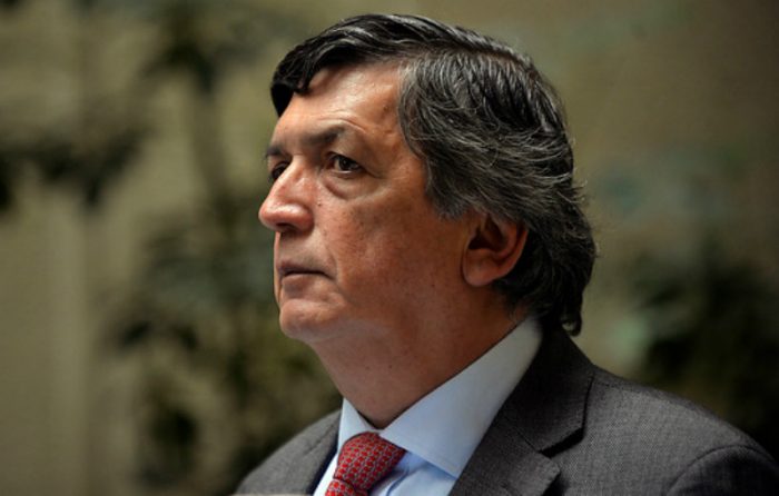 Diputado Carmona (PC) critica a Chile Vamos: “Están pasándose de la raya, la derecha está desatada. No es extraño que se les vincule al ´viva Chile, viva Pinochet´»