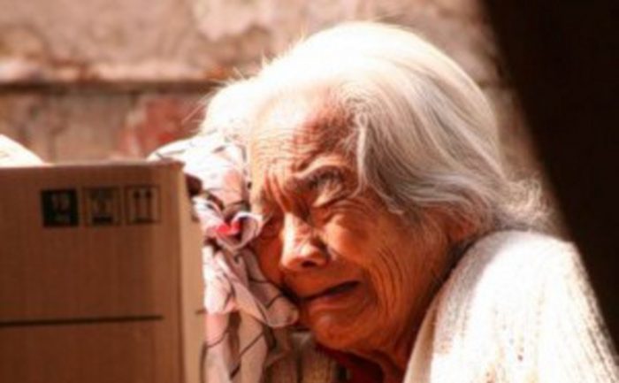 Un millón de pesos al mes: eso cuesta mantener a un paciente con demencia en Chile
