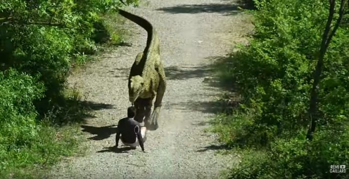 [VIDEO] El velociraptor que se volvió viral en las redes sociales por broma pesada