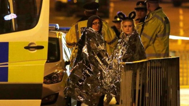 [VIDEO] «Había cuerpos por todas partes, no sé cómo sobrevivimos»: los impactantes testimonios de los testigos de la explosión en el concierto de Ariana Grande en Manchester