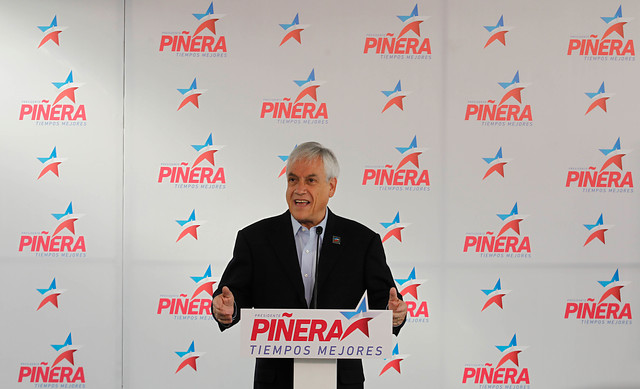 Piñera inaugura su comando y vuelve con repertorio de frases hechas: «Chile era la colonia más pobre» y «El primer crimen fue el de Caín y Abel»