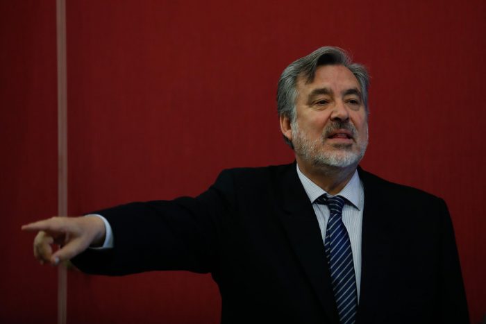 Guillier sale a repasar a Piñera: «No hay nadie en Chile con más conflictos de interés que el candidato de la derecha»