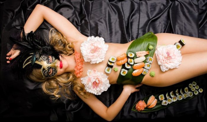 Body sushi: la costumbre del Japón feudal que hoy genera controversia en Chile
