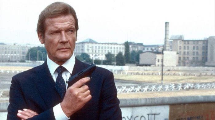 Muere Roger Moore, el actor de James Bond y «El Santo»