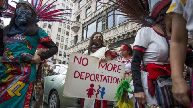 Latinos en Estados Unidos dejan de gastar dinero debido a reprensión de políticas migratorias