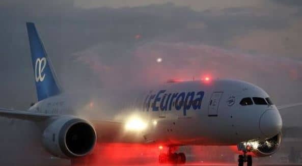 Avión de Air Europa regresó a aeropuerto de Miami tras impacto de un rayo