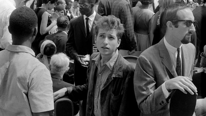 Desde el Gaslight Café a la ceremonia del Premio Nobel: “A Hard Rain’s A-Gonna Fall” de Bob Dylan