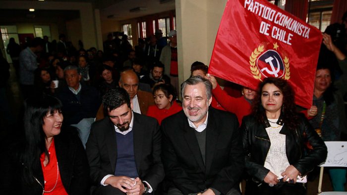 PC proclama a Guillier: «Es el  único candidato de centro izquierda que puede derrotar a Piñera»