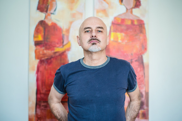 El premiado autor y guionista, Luis López-Aliaga, regresa con una nueva colección de cuentos
