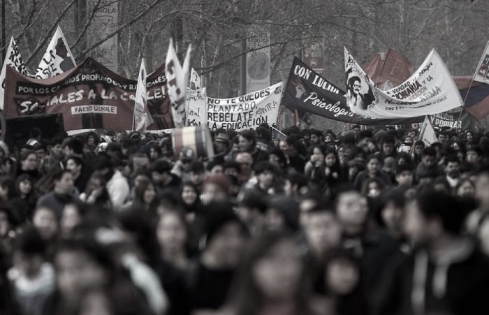Libro «Chile actual: crisis y debate desde las izquierdas» de Faride Zerán