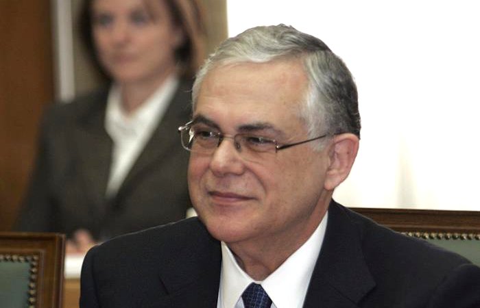 Ex jefe de gobierno griego fuera de peligro tras explosión en su vehículo