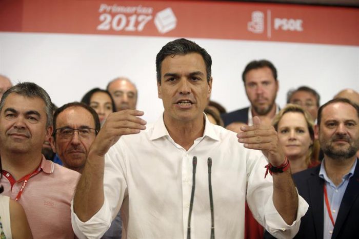 Nuevo líder del PSOE garantiza a Rajoy unidad contra secesionistas catalanes