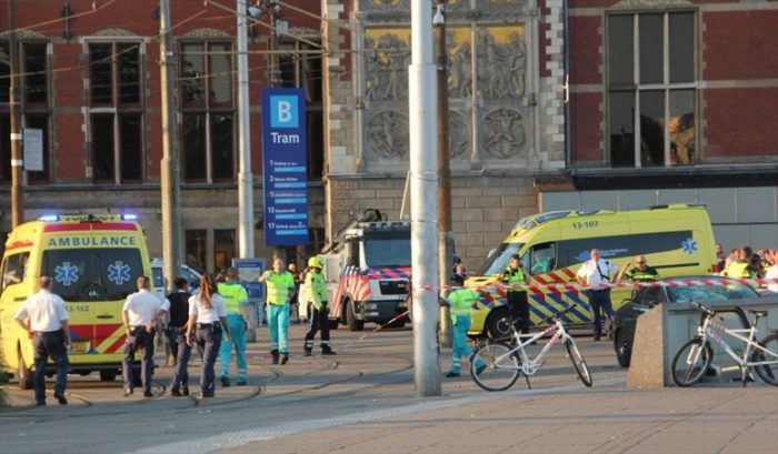Auto embiste a peatones en Ámsterdam dejando ocho heridos