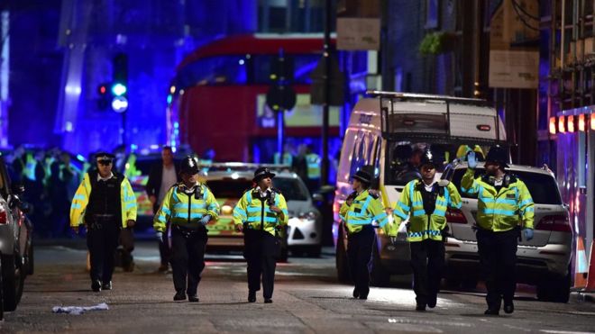 «Era pánico absoluto, pánico masivo. Entonces supimos que se trataba de algo grave»: los testimonios de los testigos del ataque en Londres