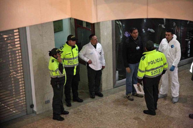 “Vi a mi madre cubierta de polvo, gritando y aturdida junto con varias mujeres heridas”: los testimonios de la bomba que dejó 3 muertos y 9 heridos en un centro comercial en Colombia