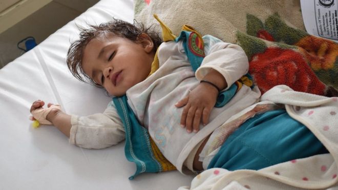 Niños muriendo en los pasillos del hospital y pacientes atendidos en sus coches: el horror de la crisis del cólera «sin precedentes» en Yemen