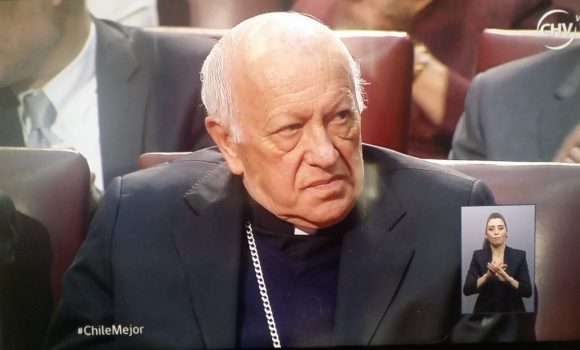 [VIDEO] El llamativo gesto del cardenal Ezzati cuando Bachelet abordó promesa de aborto 3 causales y matrimonio igualitario