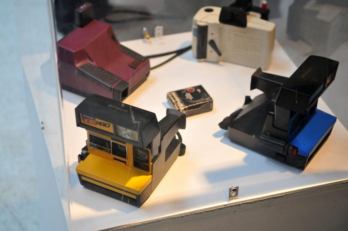 Exposición Fotográfica y de cámaras Polaroids en casa central de la Universidad del Pacífico