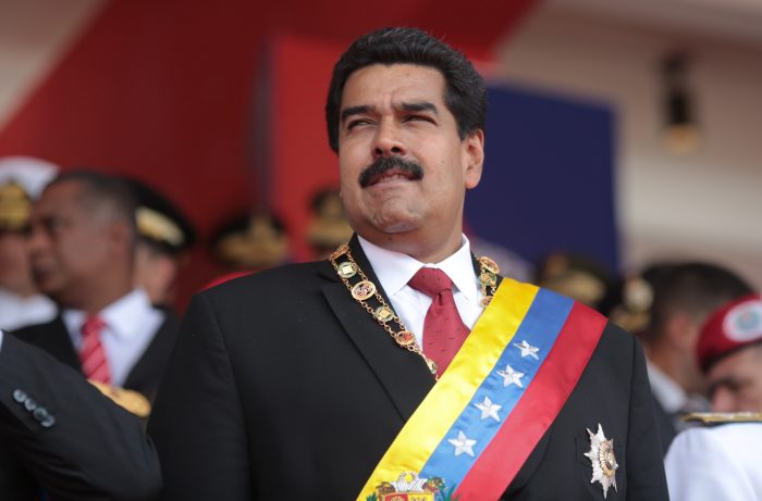 Oposición venezolana denuncia a Maduro ante Fiscalía