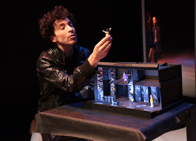 Obra “Operación Hamlet” en Teatro de la Universidad Mayor