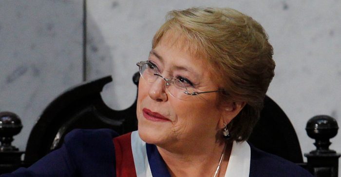 Con despenalización del aborto y matrimonio igualitario Bachelet entra de lleno a la arena electoral