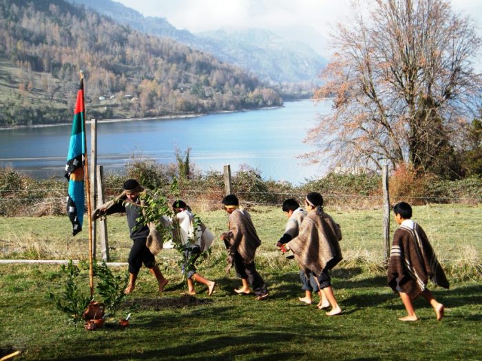 Ceremonia tradicional mapuche «Wiñol Tripantü en Museo Violeta Parra