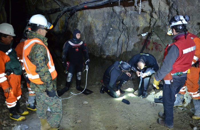 Se agota esperanza de encontrar con vida a mineros: sonda confirma que refugio estaba lleno de lodo