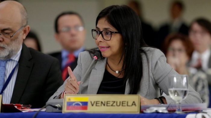 Venezuela repudia declaraciones de Heraldo Muñoz y le exije promover una Constituyente que derogue «la Constitución de Pinochet»