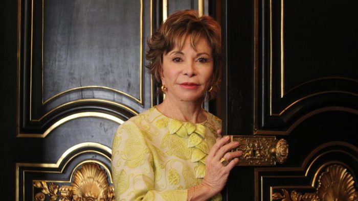 Isabel Allende enamorada a los 75: “Mis nietos se escandalizaron de que tenga un nuevo novio”