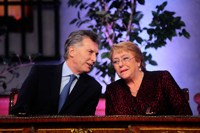 Bachelet y Macri afianzan integración física Chile-Argentina con firma de acuerdos