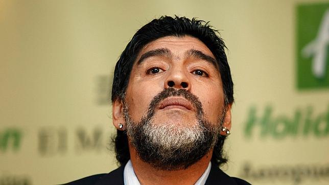 Maradona recula sus dichos sobre Chile por negar ingreso a Mike Tyson: «Si ofendí a los chilenos, les pido disculpas»