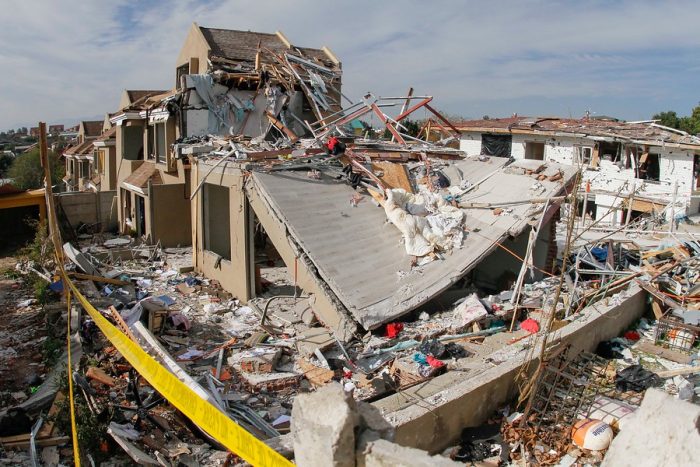 La SEC investiga causas de explosión que destruyó cuatro casas en Quilpué y que dejó cuatro heridos