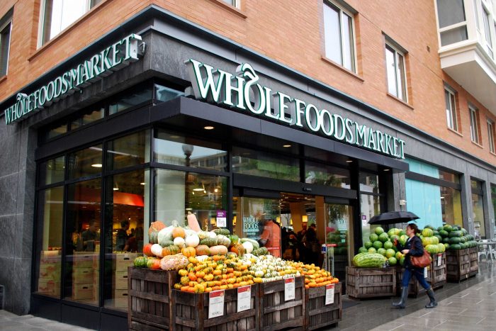 Amazon extiende su imperio comercial con la compra de la cadena Whole Foods por US$13.700 millones