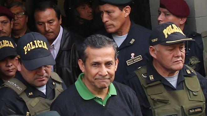 Satisfacción y vergüenza: los sentimientos encontrados que produce en Perú que todos sus expresidentes vivos estén presos, prófugos o investigados