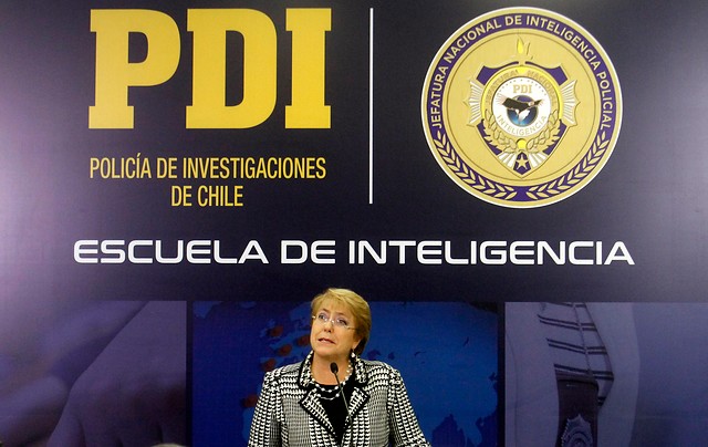 Detienen a mujer acusada de usurpar de identidad de Bachelet