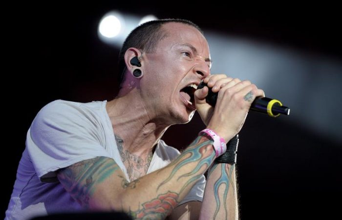 [VIDEO] A los 41 años, encuentran muerto a Chester Bennington, cantante de Linkin Park