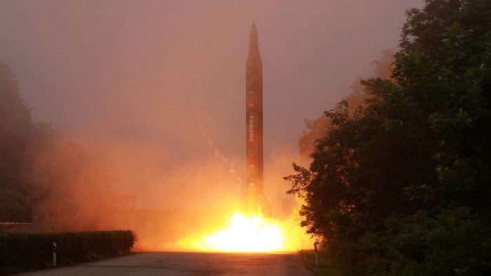 Corea del Norte vuelve a lanzar un misil intercontinental que cae en aguas de Japón