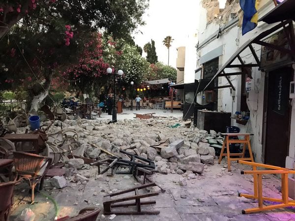 [VIDEO] Terremoto en Turquía causó un «minitsunami» que provocó daños en embarcaciones