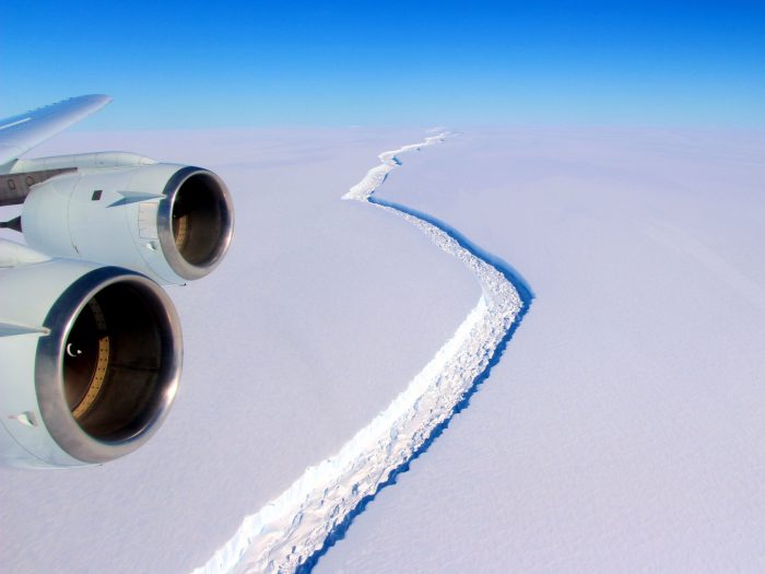 Científico advierte que quiebre de glaciar revela fragilidad de toda la plataforma en la Antártica