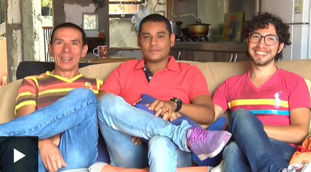 [VIDEO] Cómo vive la «trieja» de Medellín, el primer matrimonio de tres hombres en Colombia