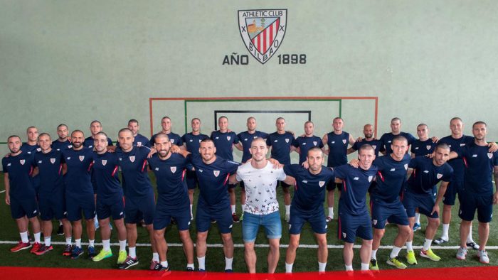[VIDEO] La conmovedora decisión de los jugadores del Athletic de Bilbao para apoyar a su compañero que lucha contra el cáncer