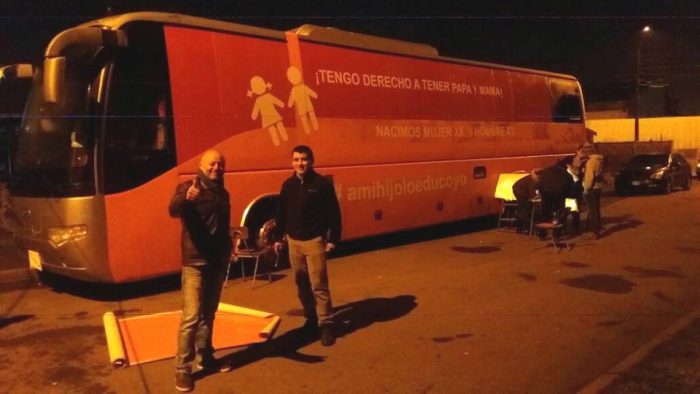 Copia del Bus de la Familia inicia recorrido en el sur de Chile
