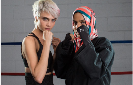 Cara Delevingne aprende a defenderse con doctora musulmana