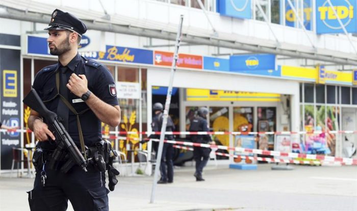 Ataque a cuchilladas con un muerto desata alarma en Hamburgo