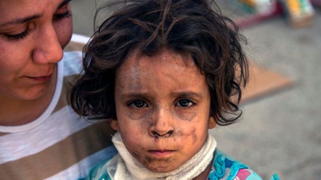 «Los niños han estado viviendo como ratones»: la dramática situación de los sobrevivientes de Mosul tras la expulsión de Estado Islámico de Irak