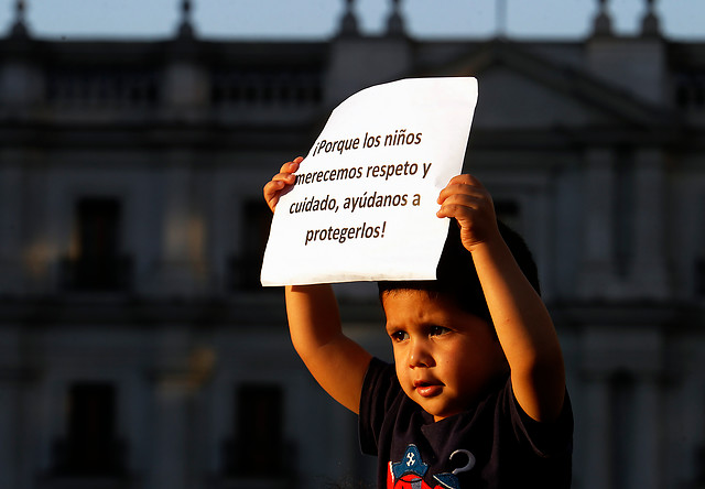 Debilidad, inconsistencia y burocracia: las características de las reformas en materia de infancia en Chile