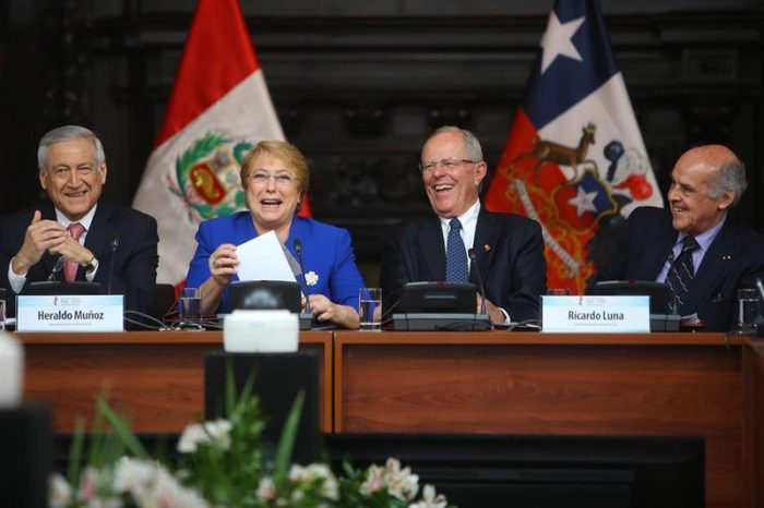 Presidentes de Perú y Chile encabezan primer gabinete binacional en Lima